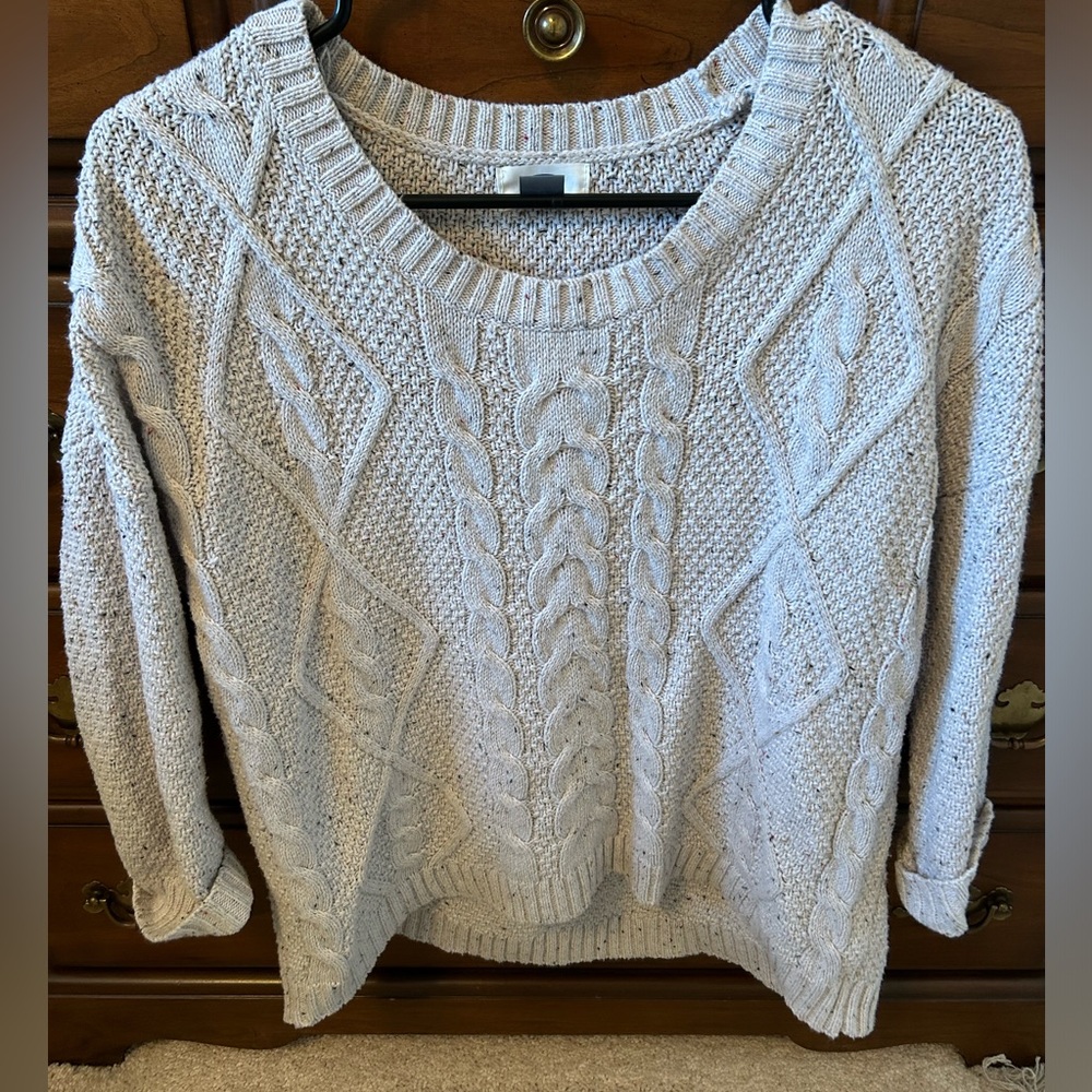 Grayish white speckled chunky sweater